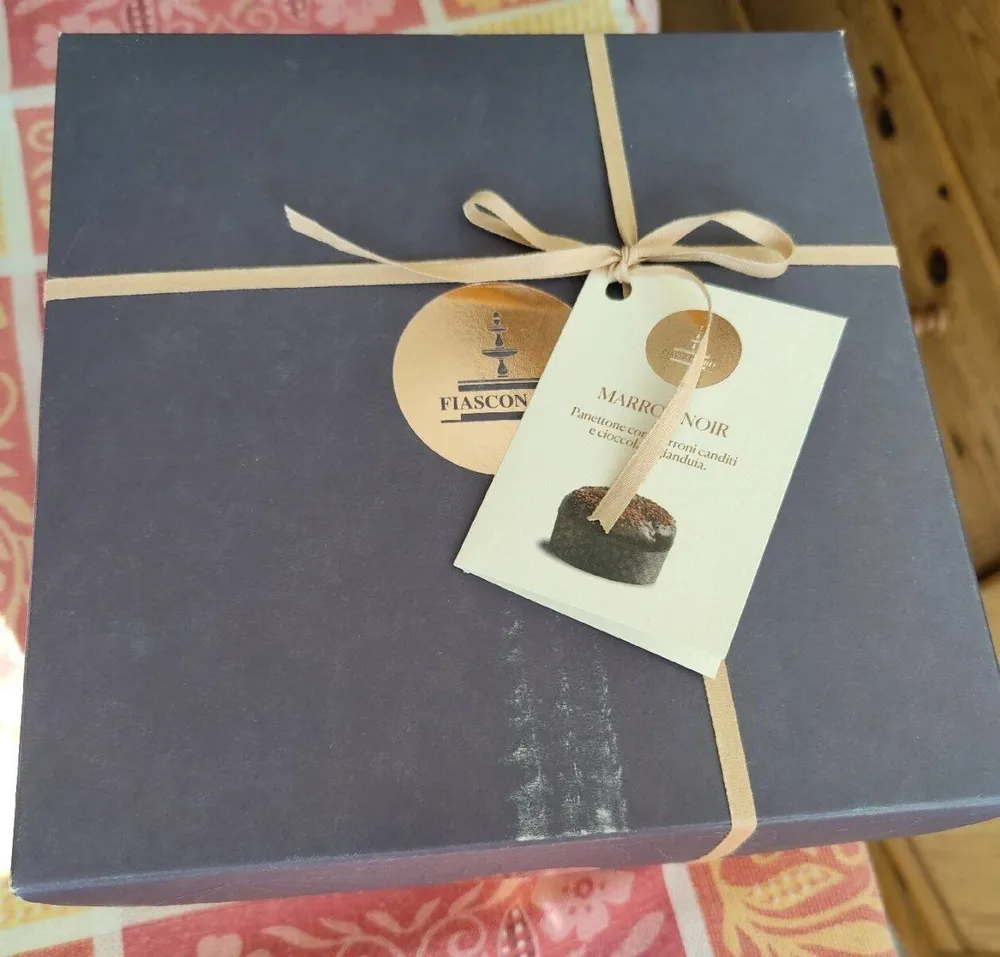 Panettone marron noir