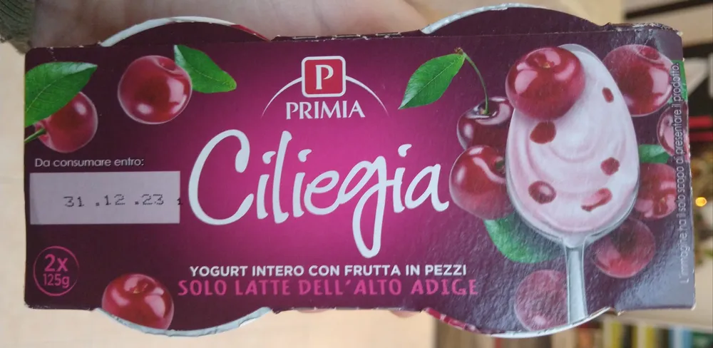 Yogurt intero ciliegia