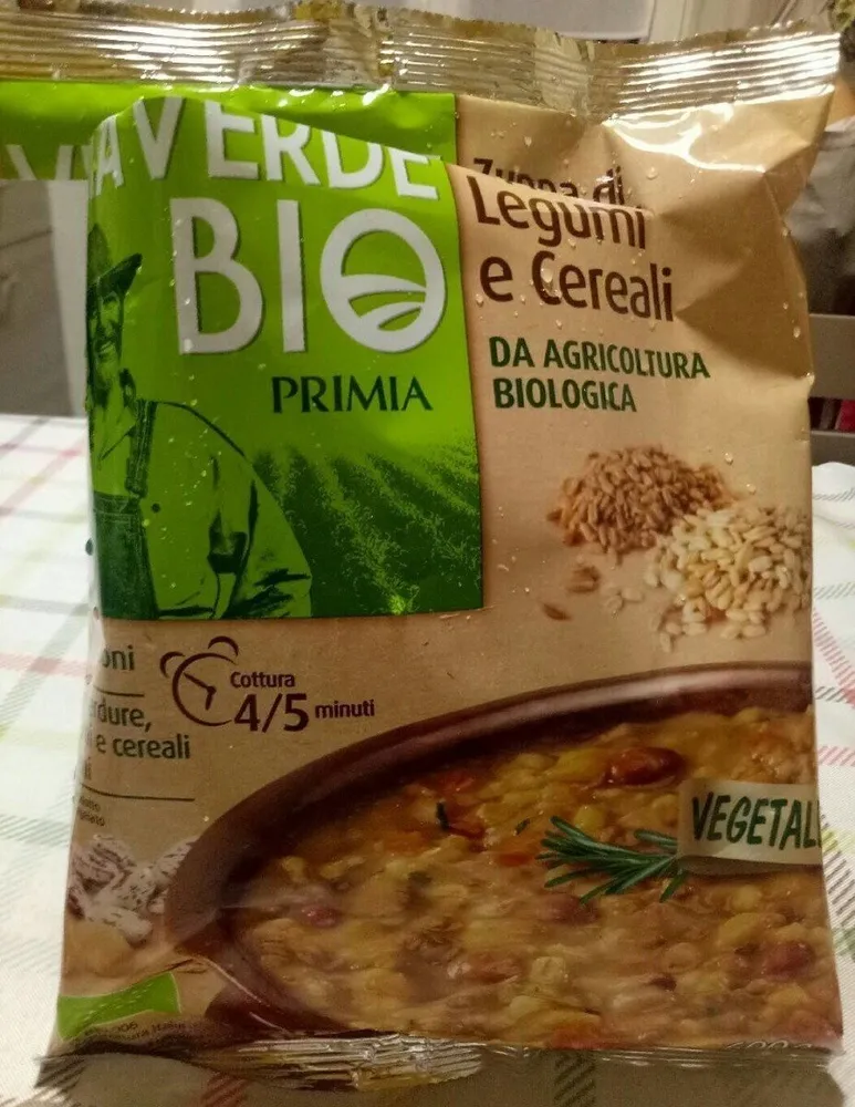 Zuppa di legumi e cereali
