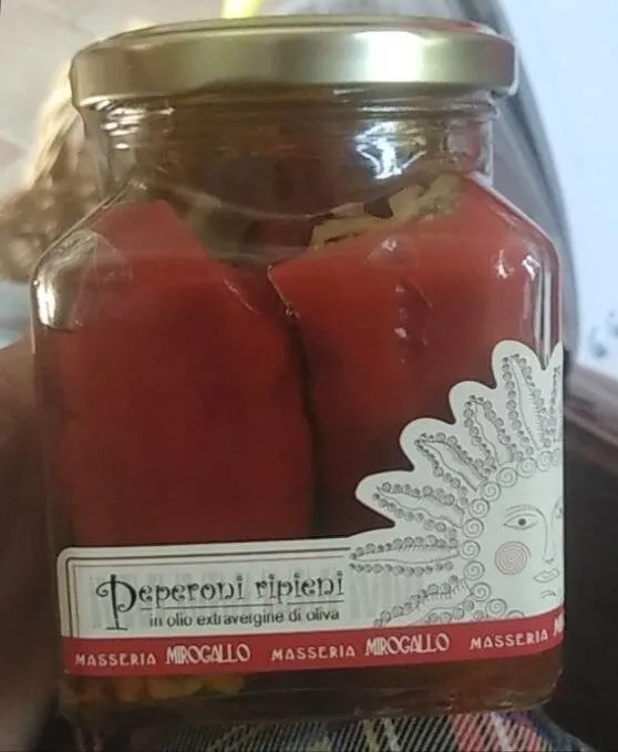 Peperoni ripieni in olio extra