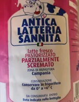 Latte fresco pastorizzato parzialmente scremato