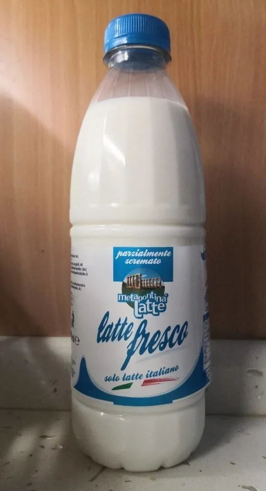 Latte fresco parzialmente scremato
