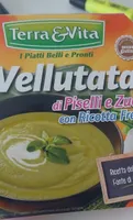 Vellutata di piselli e zucchine con ricotta fresca