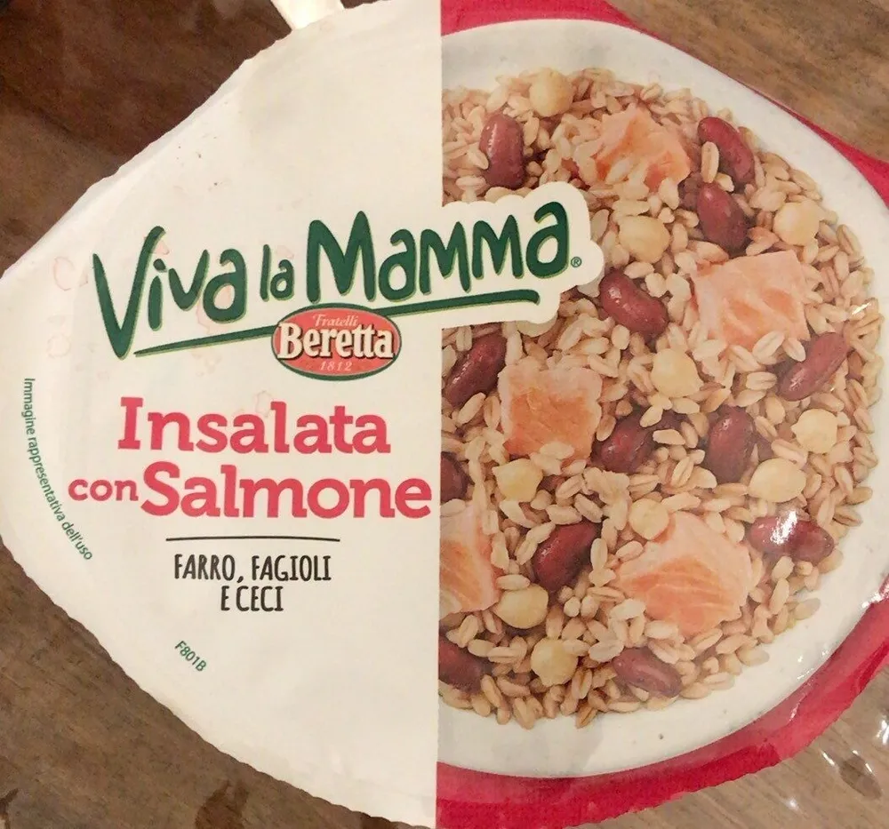 insalata con salmone farro, fagioli e ceci