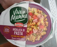 Insalata di pasta con tonno, olive e pomodori