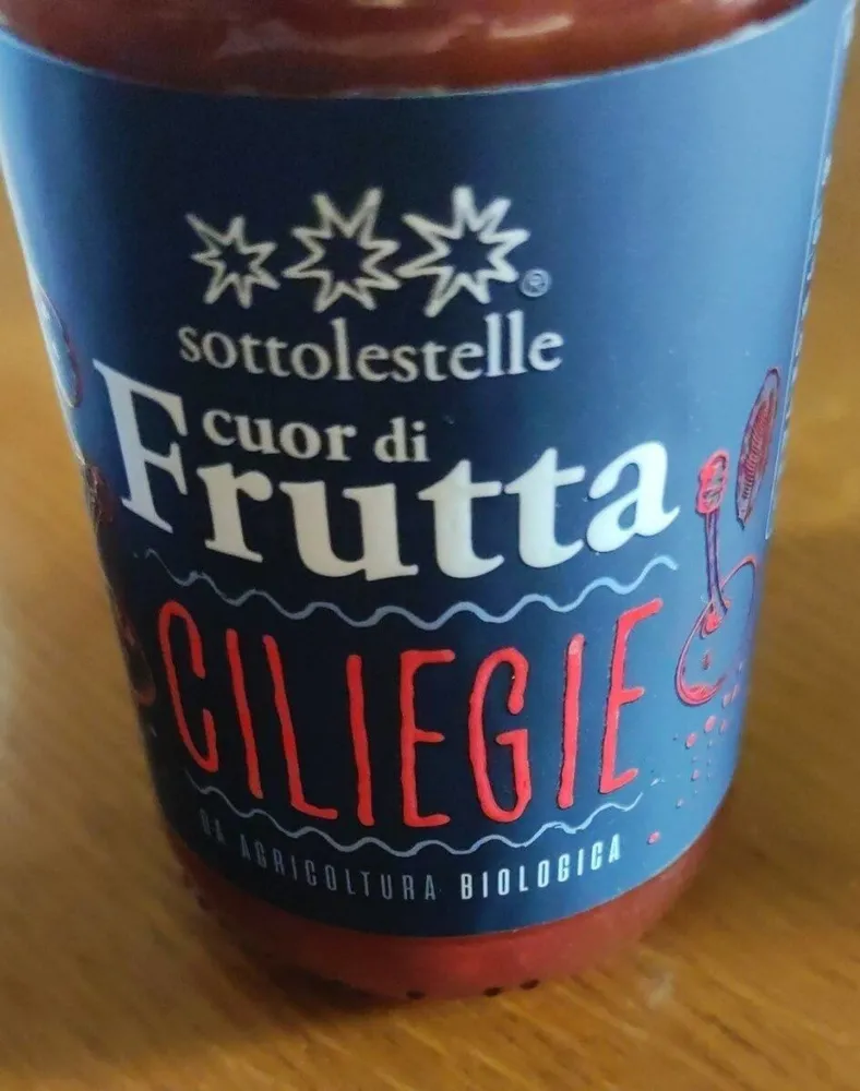 Cuore di frutta ciliegie