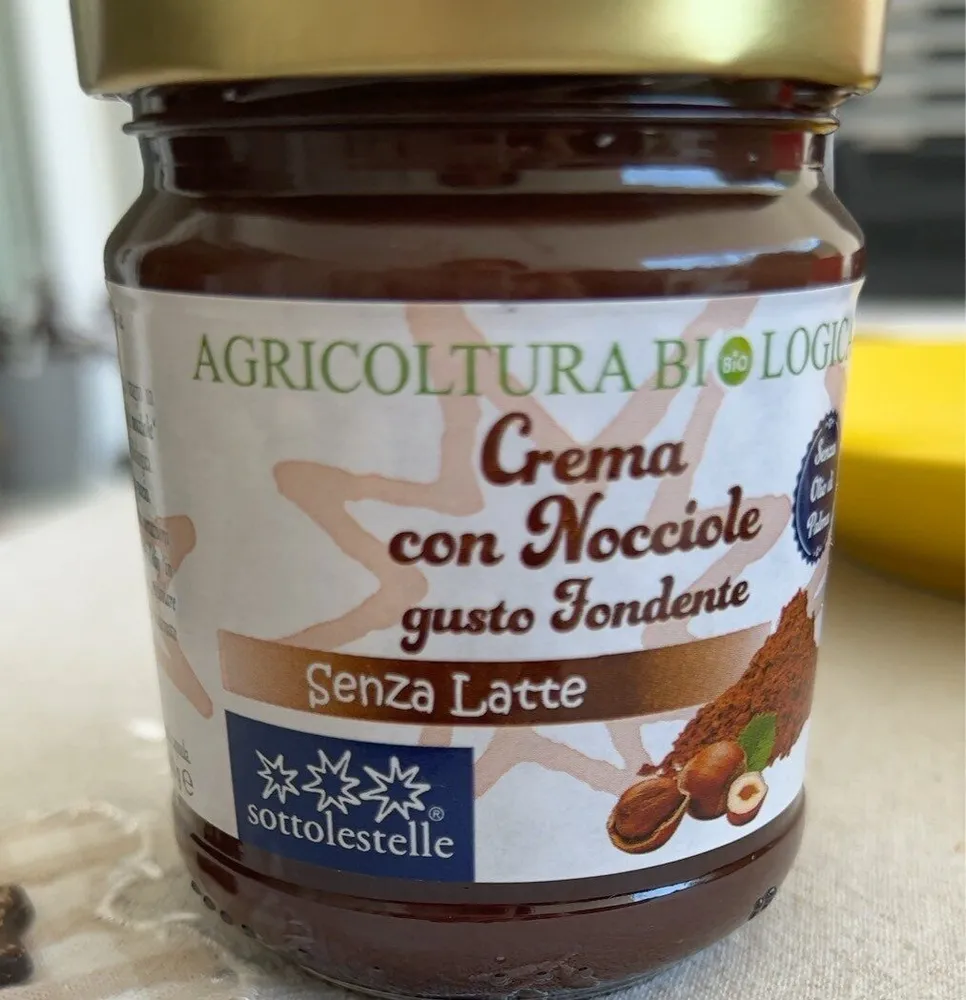 Crema con nocciole gusto fondente
