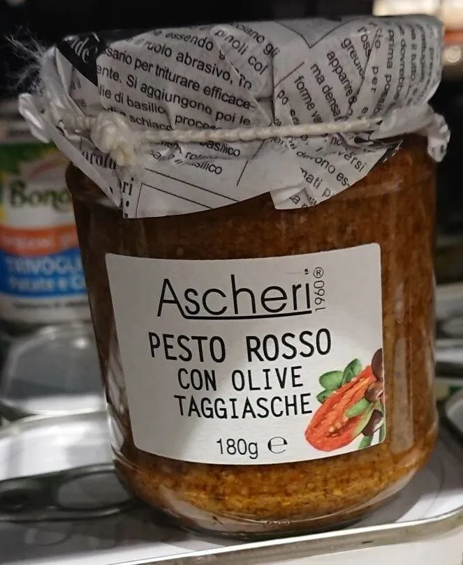 Pesto rosso con olive taggiasche