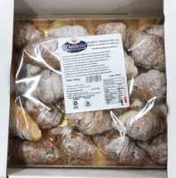 Croaissant mignon ripieni con crema al gusto di nocciola