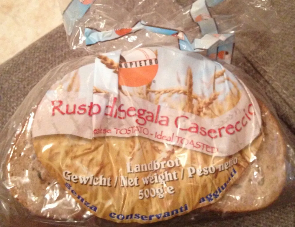 Pane rustico di segale integrale