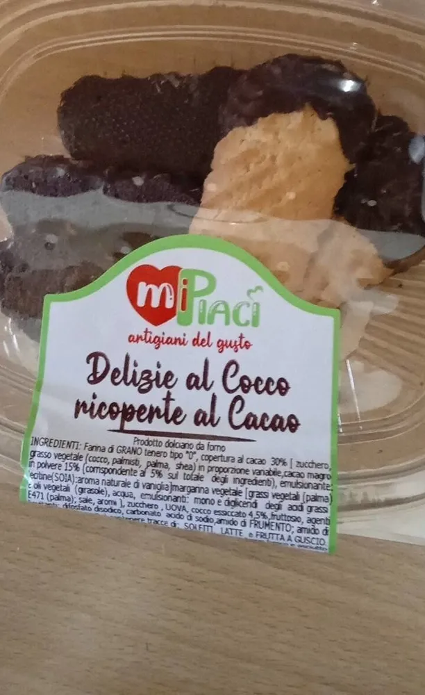 Delizie al cocco ricoperte al cacao