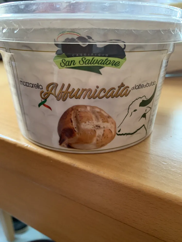Mozzarella Affumicata du Latte di Buffalo
