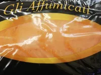 Salmone affumicato decongelato a fette