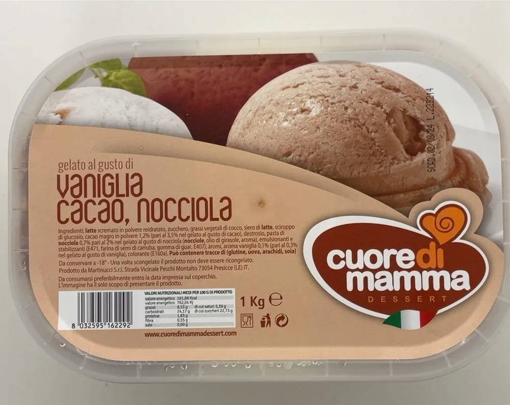 Gelato al gusto di vaniglia cacao, nocciola