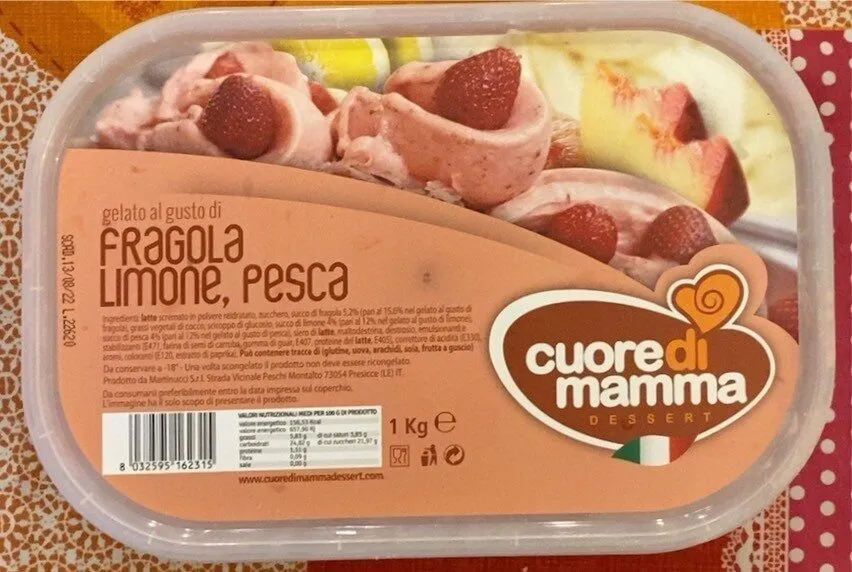 Gelato al gusto di fragola, limone, pesca
