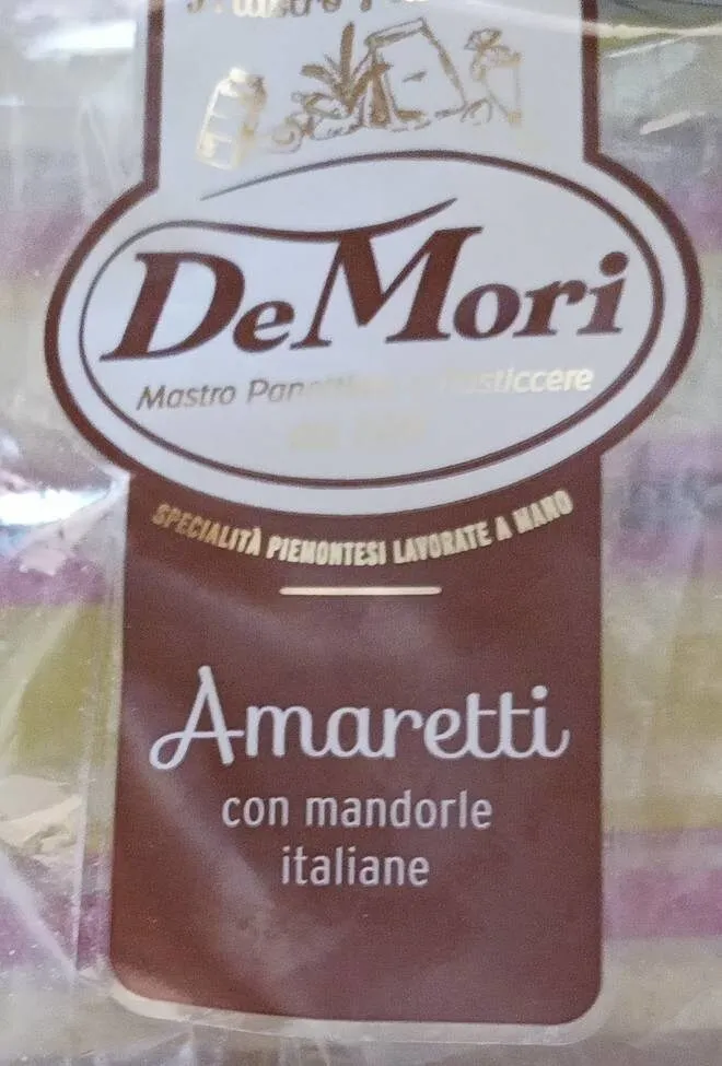 Amaretti con mandorle italiane
