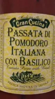 Passata Di pomodoro italiana con basilico