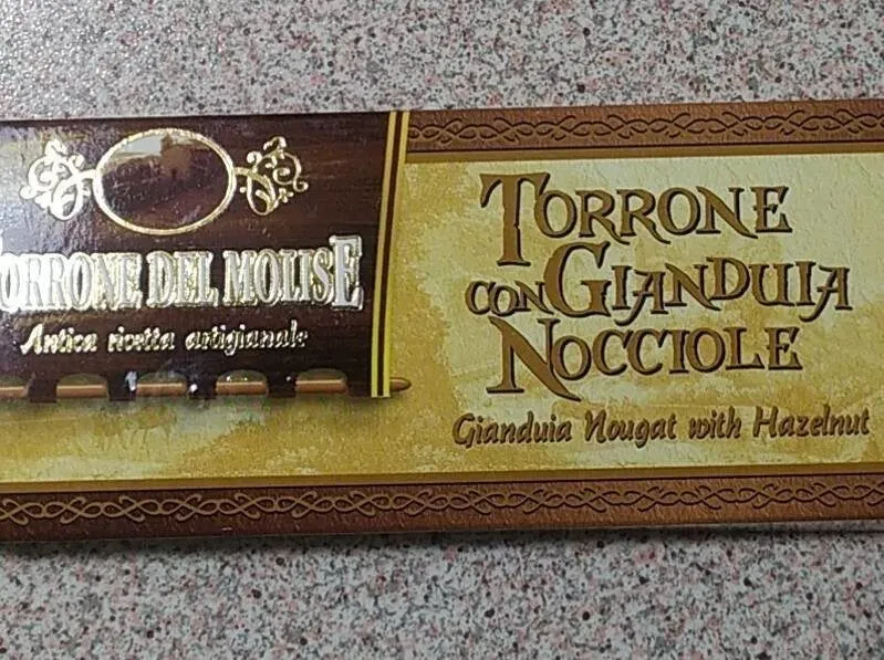 Torrone gianduia con nocciole