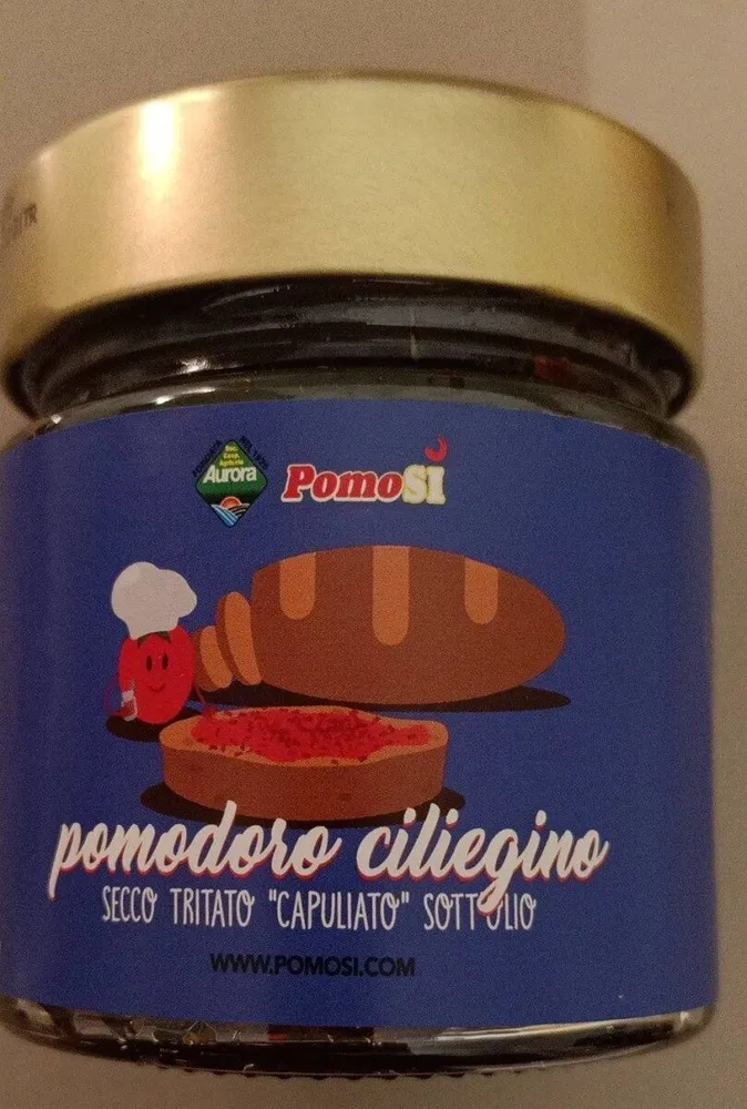 Pomodoro ciliegino secco tritato sott'olio