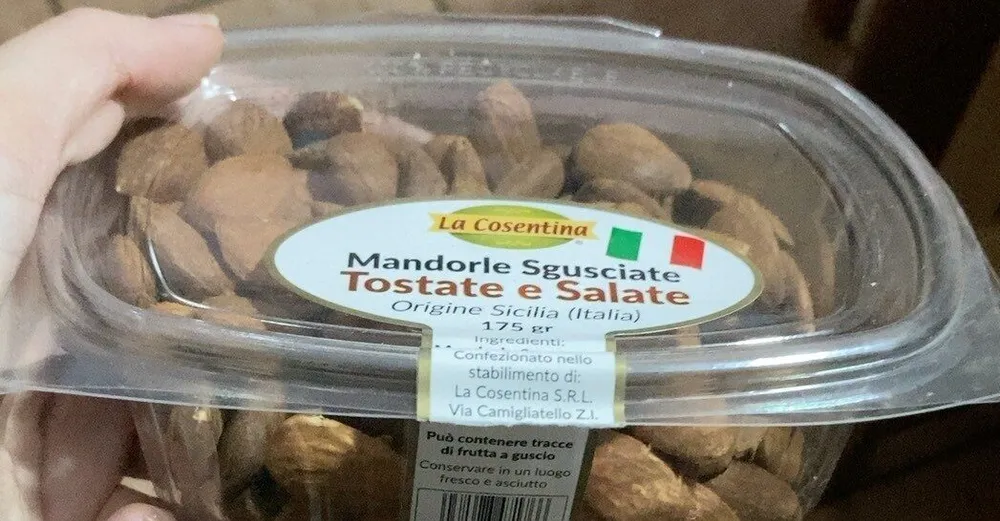 mandorle sgusciate tostate e salate