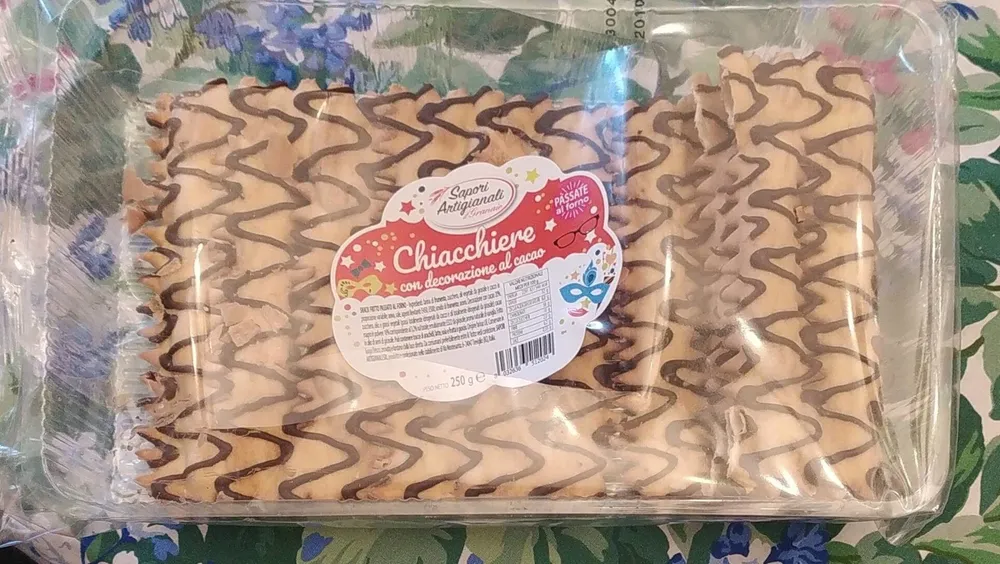 chiacchiere con decorazione al cacao