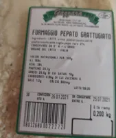 Formaggio pepato grattugiato