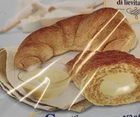 Cornetto con crema pasticcera