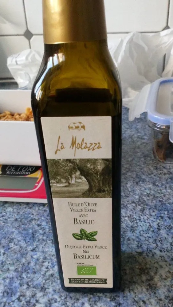 Huile d'olive vierge extra avec basilic