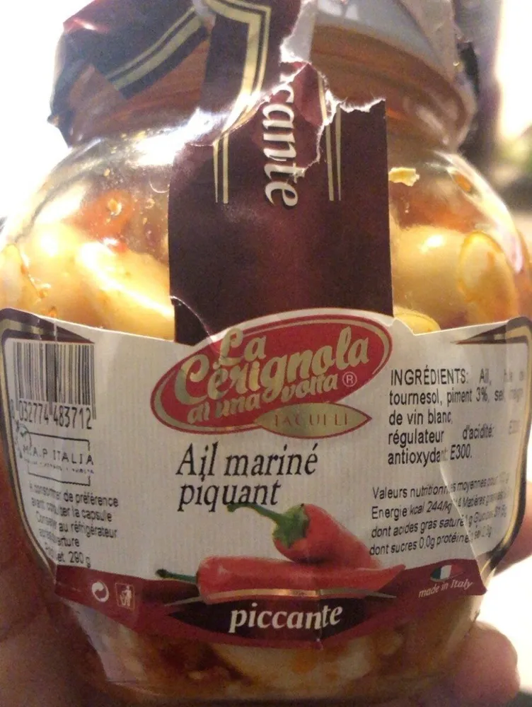 Ail mariné piquant