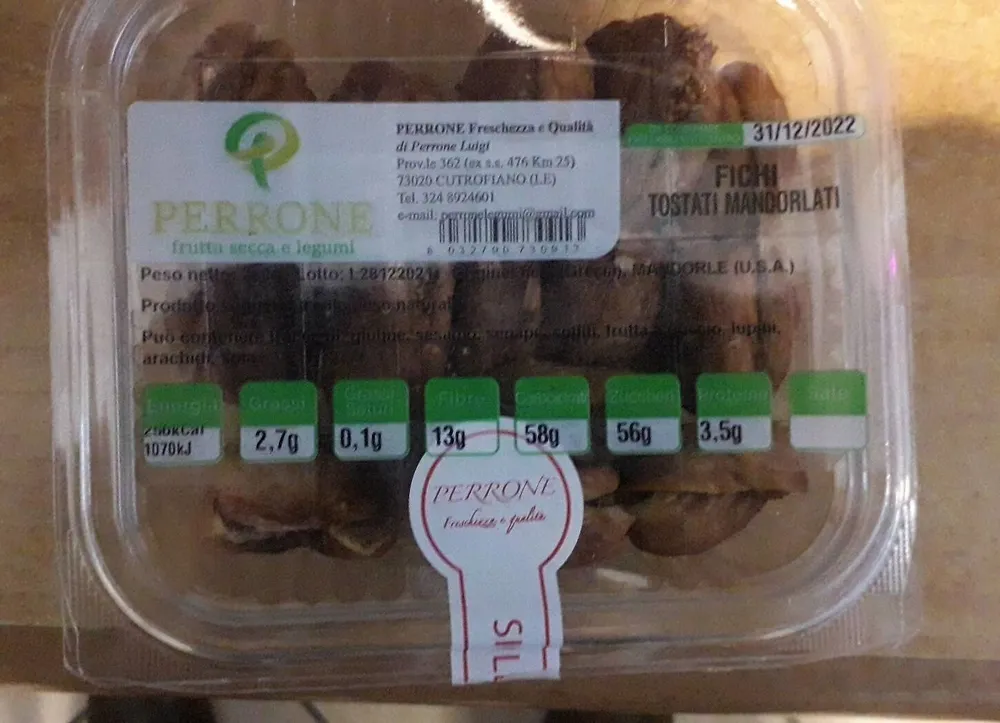 Fichi secchi con mandorle