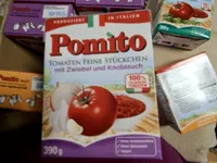 Tomaten feine Stückchen mit Zwiebel und Knoblauch
