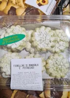 Fiorellini di mandorla al pistacchio