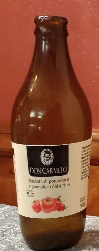 Passata di pomodoro e pomodoro datterino