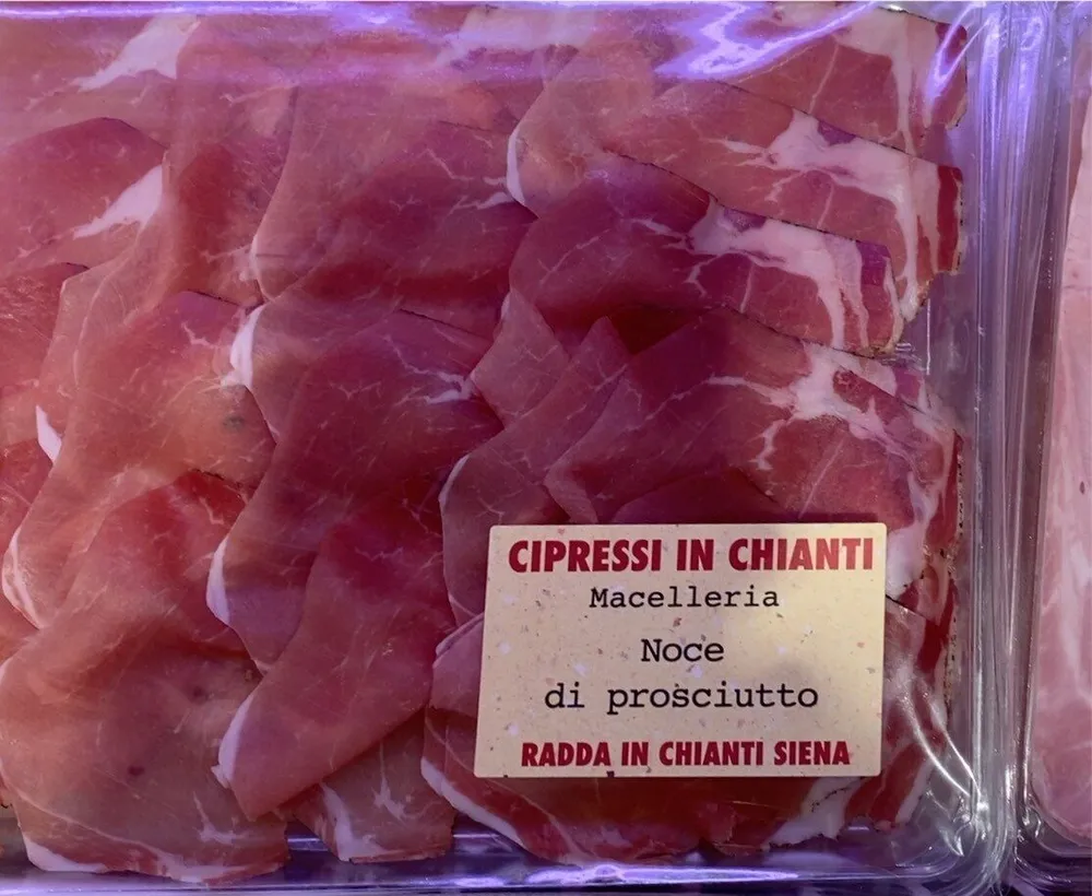 Noce stagionata di prisciutto