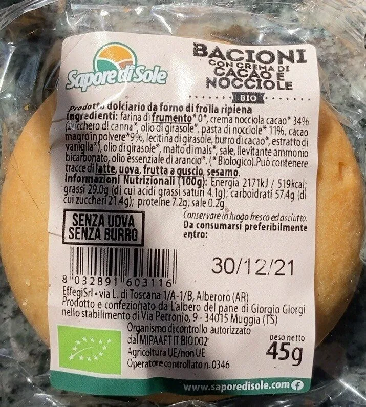 BACIONI CON CREMA DI CACAO E NOCCIOLE