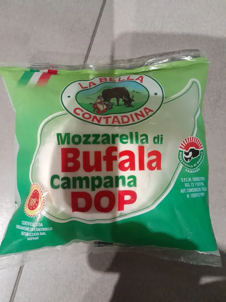 Mozzarella Di Bufala Campana D.o.p. Coop.la Bella Contadina