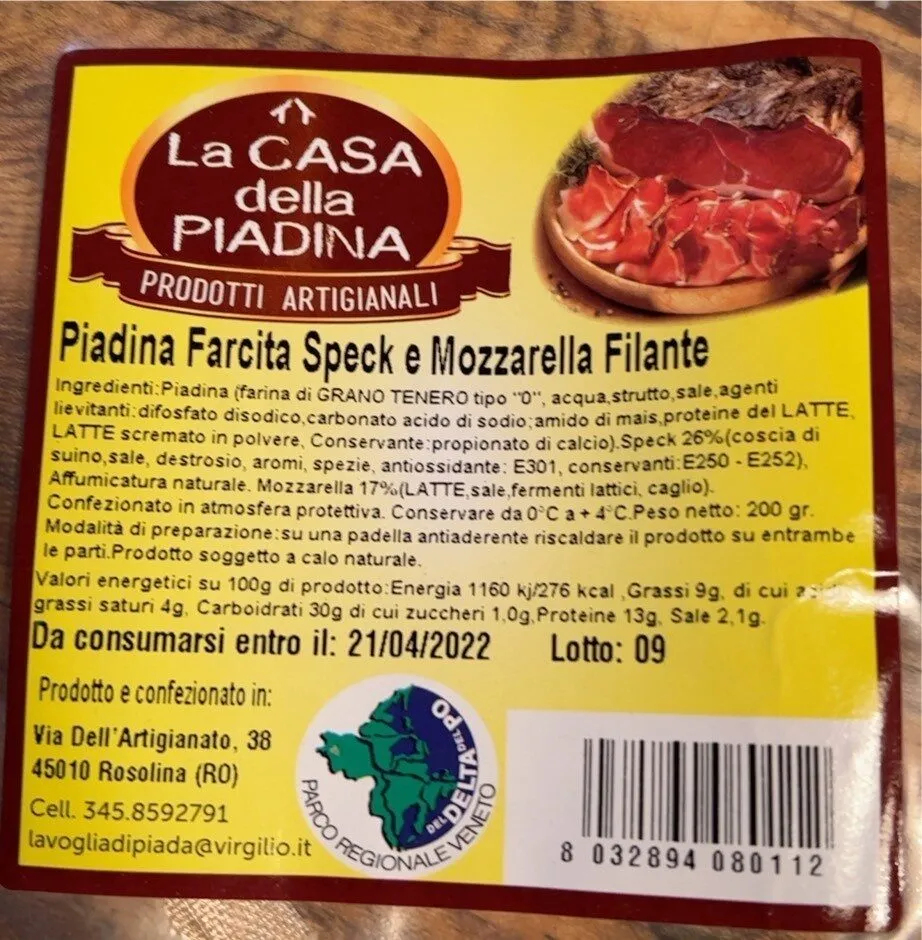 Piadina farcita speck e mozzarella filante