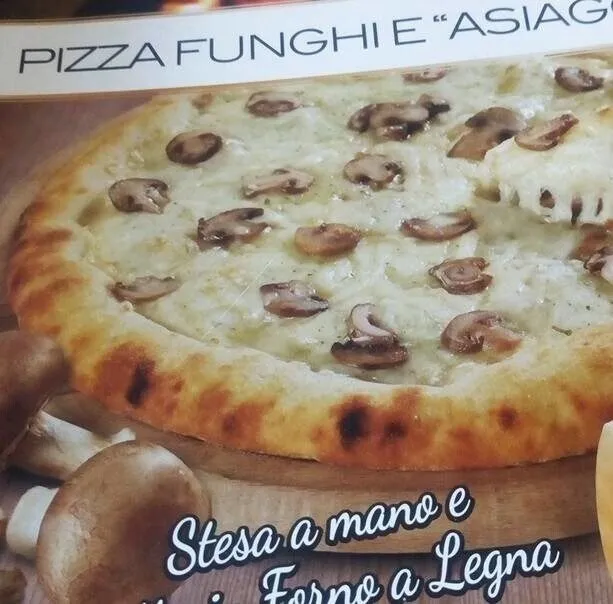 Pizza funghi e Asiago