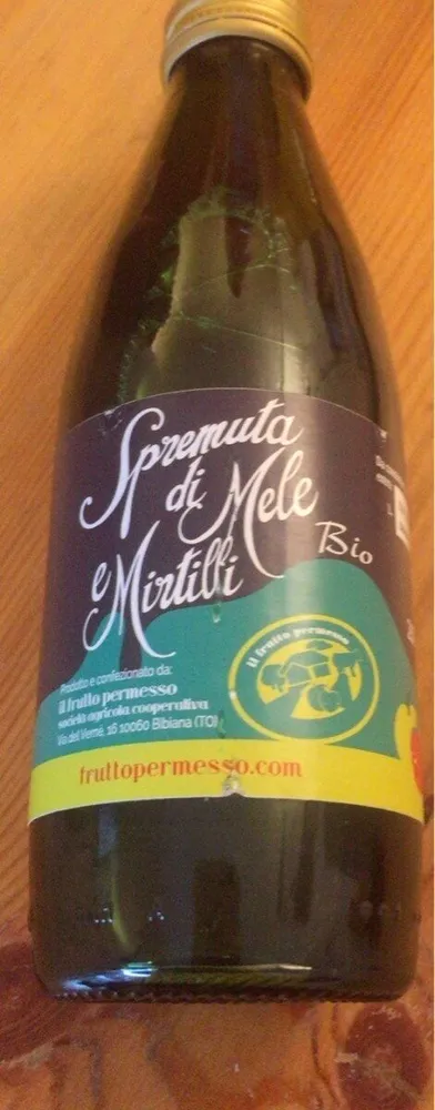 Spremuta di mele e mirtilli bio