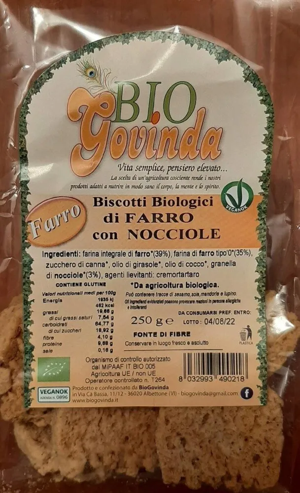 Biscotti di farro con nocciole