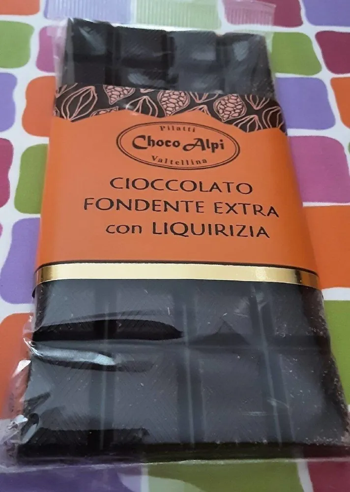Cioccolato fondente extra con liquirizia