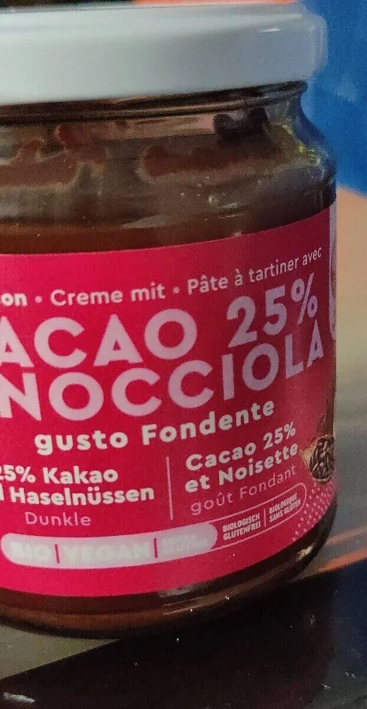 Cocoa hazelnut spread
