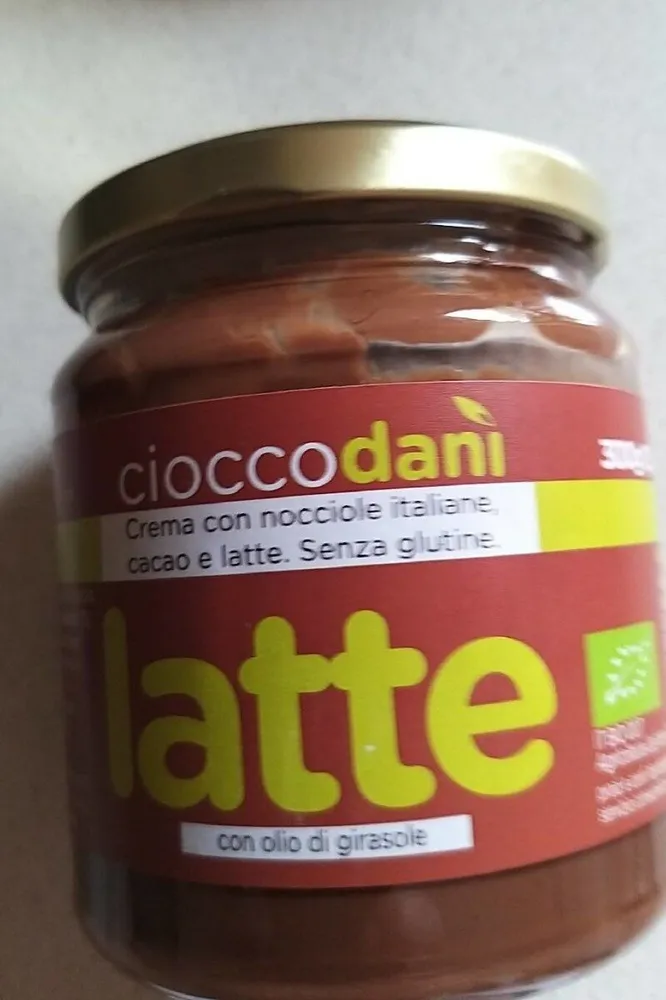 Crema nocciole cacao e latte