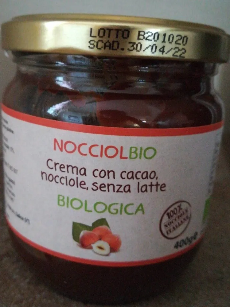 Crema con cacao, nocciole, senza latte