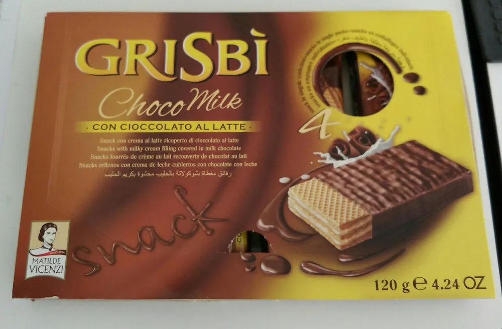 Snacks fourrés de crème au lait recouverts de chocolat au lait