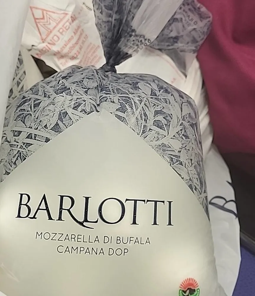 Mozzarella di bufala campana dop