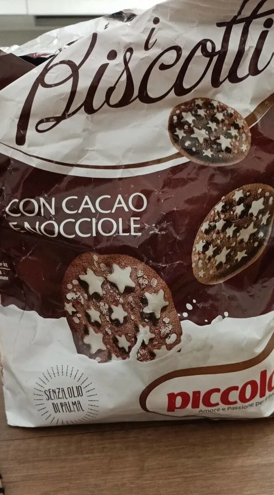 Biscotti con cacao e nocciole