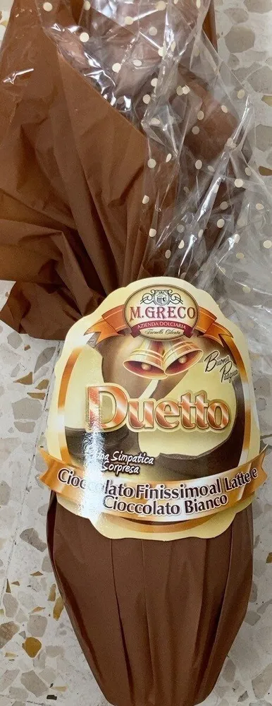 Uovo di cioccolato finissimo al latte e cioccolato bianco