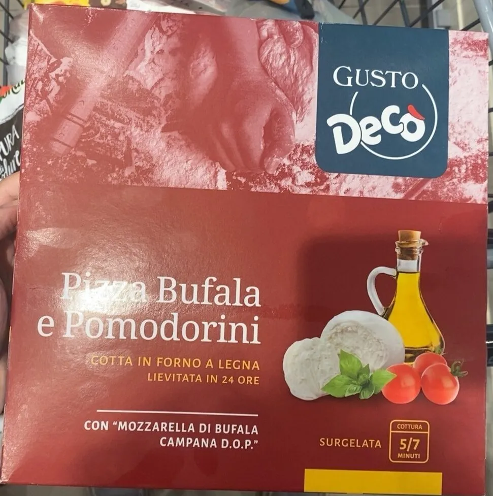 Pizza bufala e pomodori