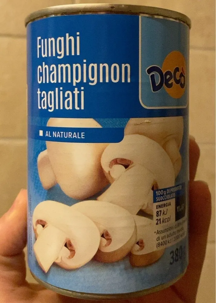 Funghi champignon tagliati